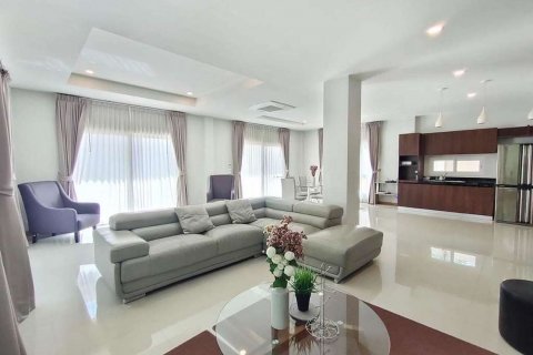 House in Chiang Mai, Thailand 4 bedrooms № 119972 - photo 7