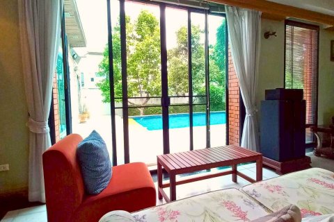 Villa in Khlong Sam Wa, Bangkok, Thailand 4 bedrooms № 160262 - photo 9