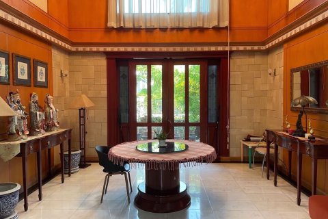 Villa in Khlong Sam Wa, Bangkok, Thailand 4 bedrooms № 160262 - photo 10