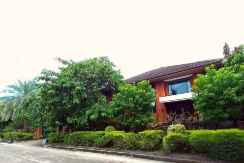 Villa in Khlong Sam Wa, Bangkok, Thailand 4 bedrooms № 160262 - photo 20