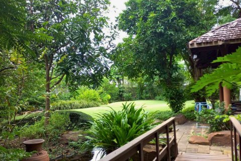 Villa in Khlong Sam Wa, Bangkok, Thailand 4 bedrooms № 160262 - photo 2