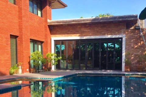Villa in Khlong Sam Wa, Bangkok, Thailand 4 bedrooms № 160262
