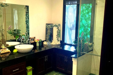 Villa in Phuket, Thailand 2 bedrooms № 168959 - photo 16