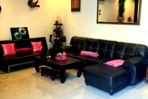 Villa in Phuket, Thailand 2 bedrooms № 168959 - photo 11