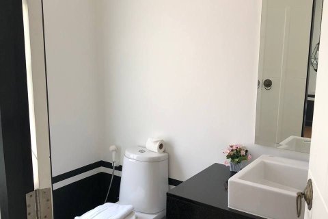 Villa in Phuket, Thailand 2 bedrooms № 168957 - photo 21