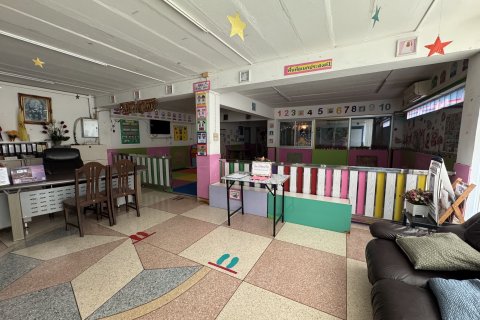 Townhouse in Thung Khru, Bangkok, Thailand 10 bedrooms № 168960 - photo 2