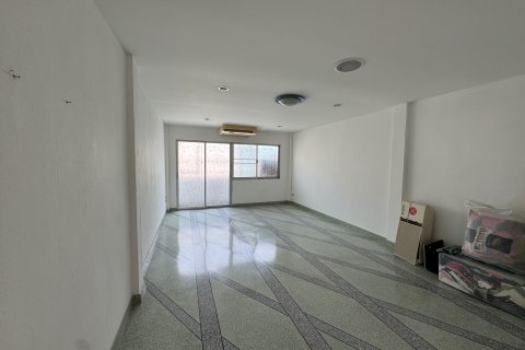 Townhouse in Thung Khru, Bangkok, Thailand 10 bedrooms № 168960 - photo 9