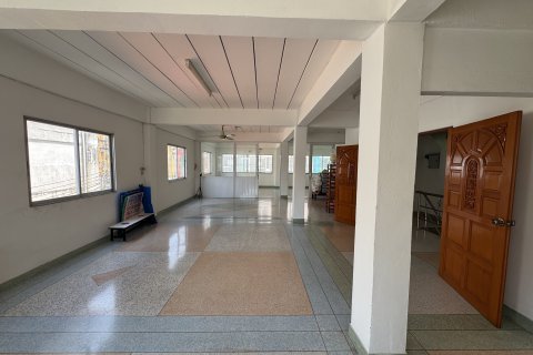 Townhouse in Thung Khru, Bangkok, Thailand 10 bedrooms № 168960 - photo 5