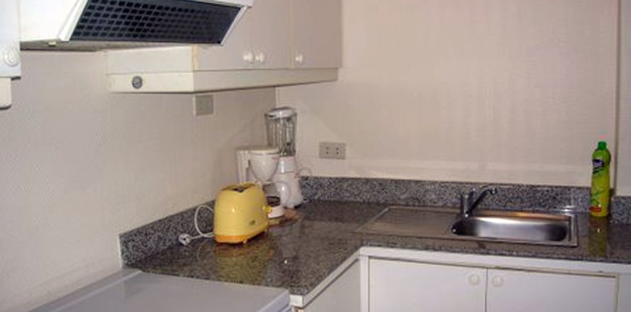 Condo in Pattaya, Thailand, 2 bedrooms  № 204055