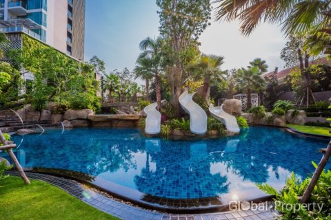 Condo in Pattaya, Thailand, 2 bedrooms  № 146585 - photo 2