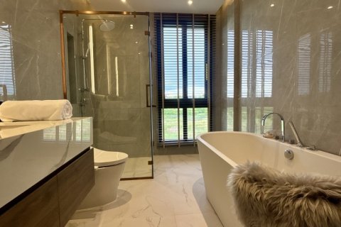 House in Pattaya, Thailand 4 bedrooms № 146581 - photo 17