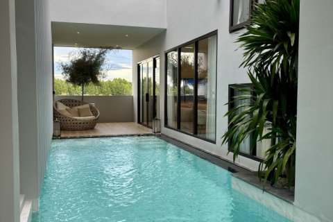 House in Pattaya, Thailand 4 bedrooms № 146581 - photo 6
