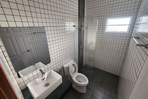 House in Mae Rim, Thailand 3 bedrooms № 147977 - photo 13