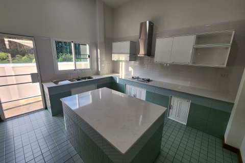House in Mae Rim, Thailand 3 bedrooms № 147977 - photo 16