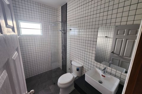 House in Mae Rim, Thailand 3 bedrooms № 147977 - photo 12