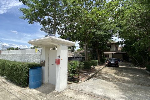 House in Nong Khaem, Bangkok, Thailand 3 bedrooms № 147975 - photo 5