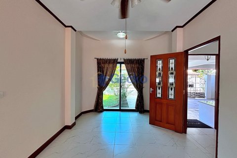 Maison à Pattaya, Thaïlande 5 chambres № 196053 - photo 6