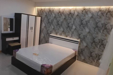 House in Pak Kret, Thailand 5 bedrooms № 160388 - photo 14