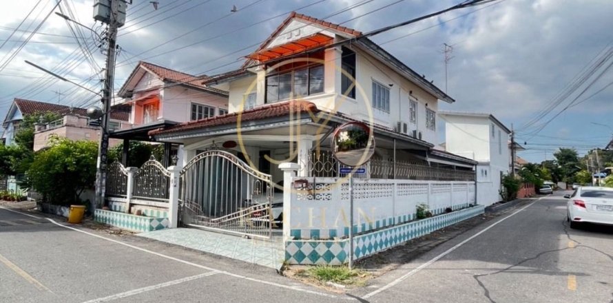 Townhouse à Bang Yai, Thaïlande 3 chambres № 160389