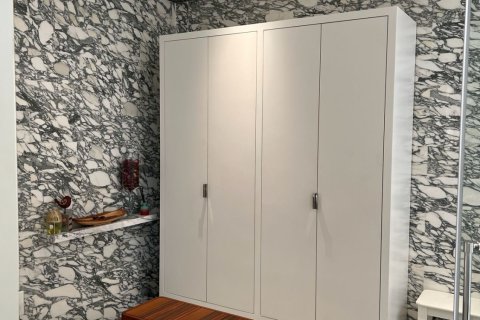 Condo in Bang Rak, Bangkok, Thailand, 2 bedrooms  № 160390 - photo 17