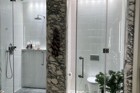 Condo in Bang Rak, Bangkok, Thailand, 2 bedrooms  № 160390 - photo 3