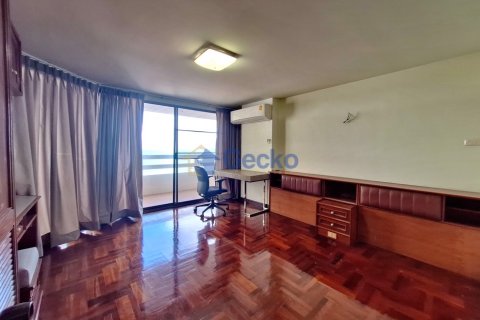 Condo in Pattaya, Thailand, 3 bedrooms № 196513 - photo 6