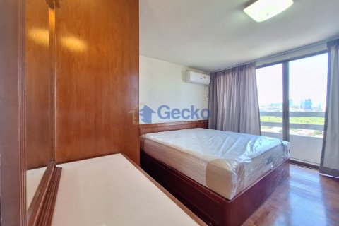 Condo in Pattaya, Thailand, 3 bedrooms № 196513 - photo 13