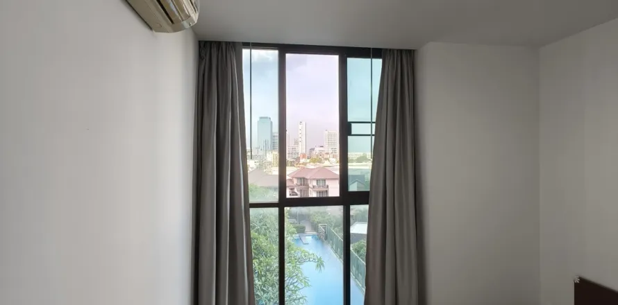 Condo in Chatuchak, Bangkok, Thailand, 2 bedrooms  № 137402