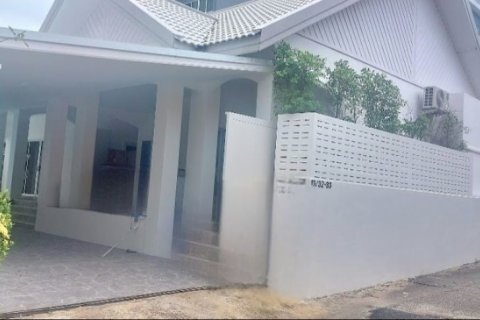 House in Phuket, Thailand 4 bedrooms № 137399 - photo 18