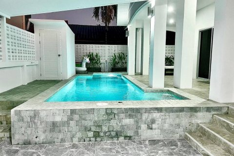 House in Phuket, Thailand 4 bedrooms № 137399 - photo 11