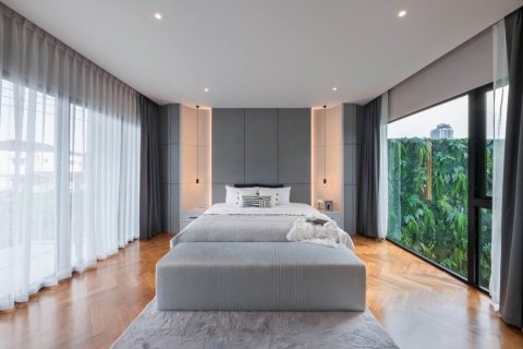 House in Bangkok, Thailand 4 bedrooms № 180929 - photo 14