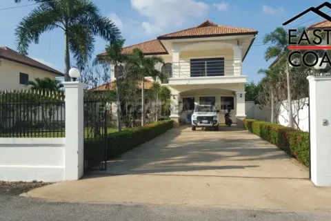 Casa de 4 dormitorios en Pattaya, Tailandia № 213518 - foto 8