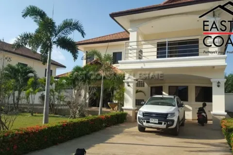 Casa de 4 dormitorios en Pattaya, Tailandia № 213518