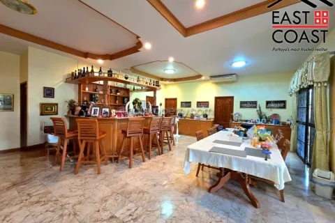 Casa de 3 dormitorios en Pattaya, Tailandia № 213515 - foto 17