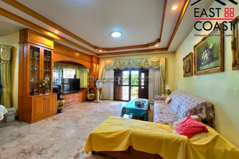 Casa de 3 dormitorios en Pattaya, Tailandia № 213515 - foto 15