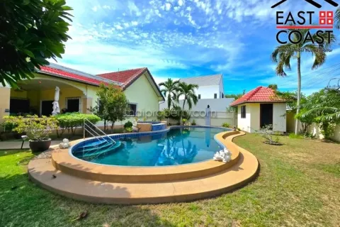Casa de 3 dormitorios en Pattaya, Tailandia № 213515