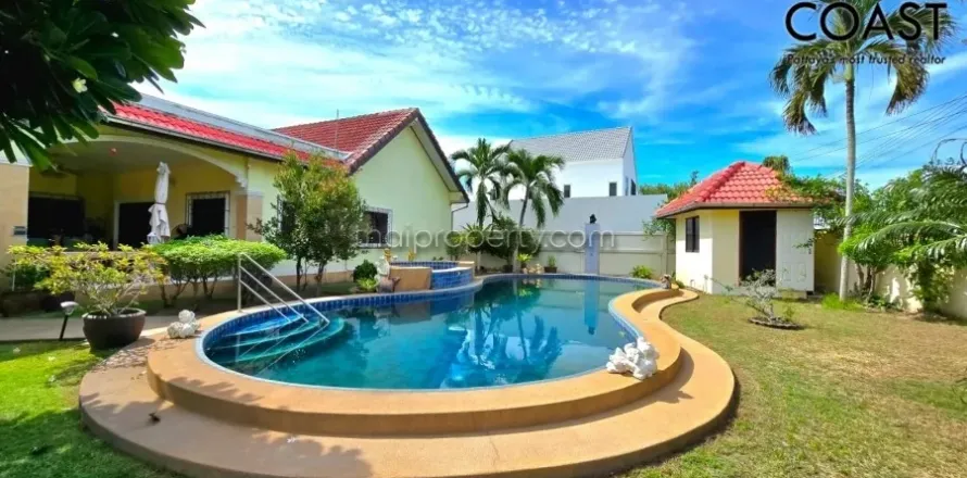 Casa de 3 dormitorios en Pattaya, Tailandia № 213515
