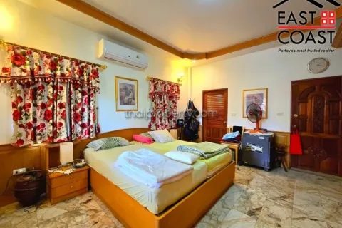 Casa de 3 dormitorios en Pattaya, Tailandia № 213515 - foto 30