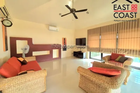 Casa de 4 dormitorios en Pattaya, Tailandia № 213516 - foto 19