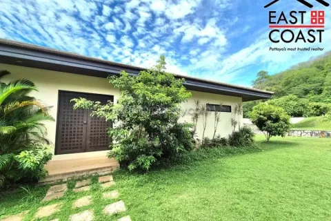 Casa de 4 dormitorios en Pattaya, Tailandia № 213516 - foto 11