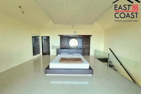 Casa de 4 dormitorios en Pattaya, Tailandia № 213516 - foto 17