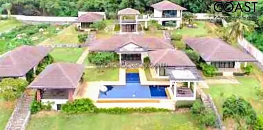 Casa de 4 dormitorios en Pattaya, Tailandia № 213516