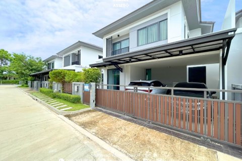 House in Nonthaburi, Thailand 3 bedrooms № 163134 - photo 2