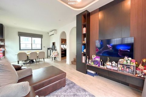 House in Nonthaburi, Thailand 3 bedrooms № 163134 - photo 4