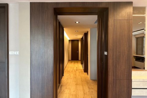 Кондоминиум с 4 спальнями в Патхум Ване, Бангкок, Таиланд № 163139 - фото 17