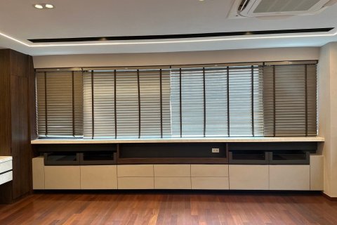 Кондоминиум с 4 спальнями в Патхум Ване, Бангкок, Таиланд № 163139 - фото 13