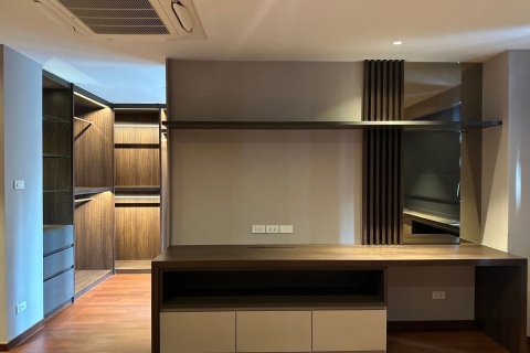 Кондоминиум с 4 спальнями в Патхум Ване, Бангкок, Таиланд № 163139 - фото 7