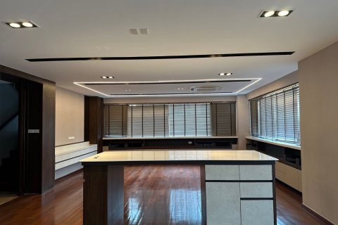 Кондоминиум с 4 спальнями в Патхум Ване, Бангкок, Таиланд № 163139 - фото 4