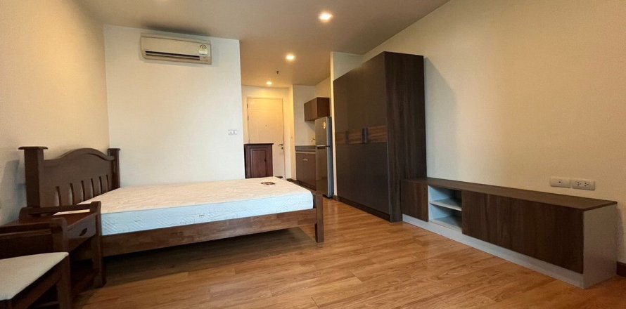 Studio dans le Condo à Bang Rak, Bangkok, Thaïlande  № 163136