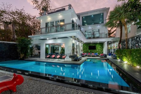 Villa à Pattaya, Thaïlande 8 chambres № 163137 - photo 28